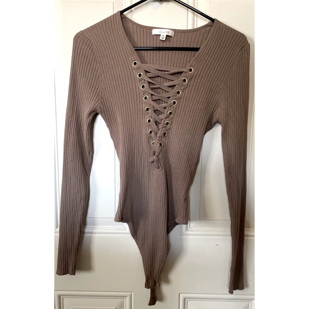 Active USA Medium Brown Ribbed Tie Front Long Sleeve Bodysuit.
